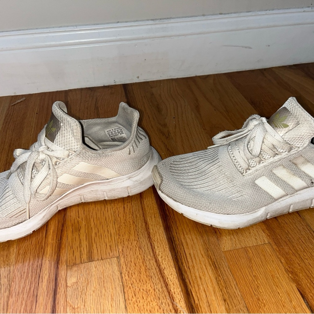 Adidas Women’s  EVM 004001 White Running Shoes Pre-owned Size US 9